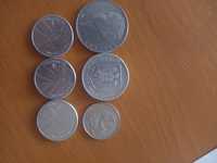 Vând monede vechii delalii la numărul de  tel una am de argint