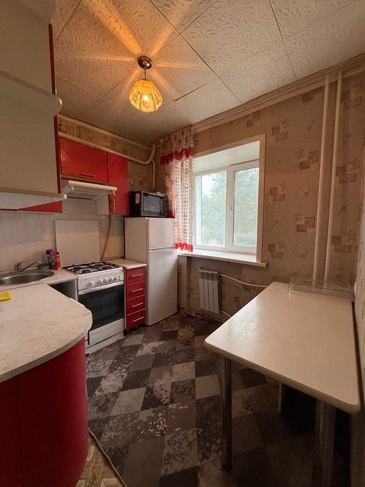 2-комн. квартира, 45.3м², р-н Клуб Строителей.