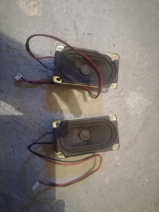 Продавам 2 броя високоговорители за тонколонки за лек автомобил