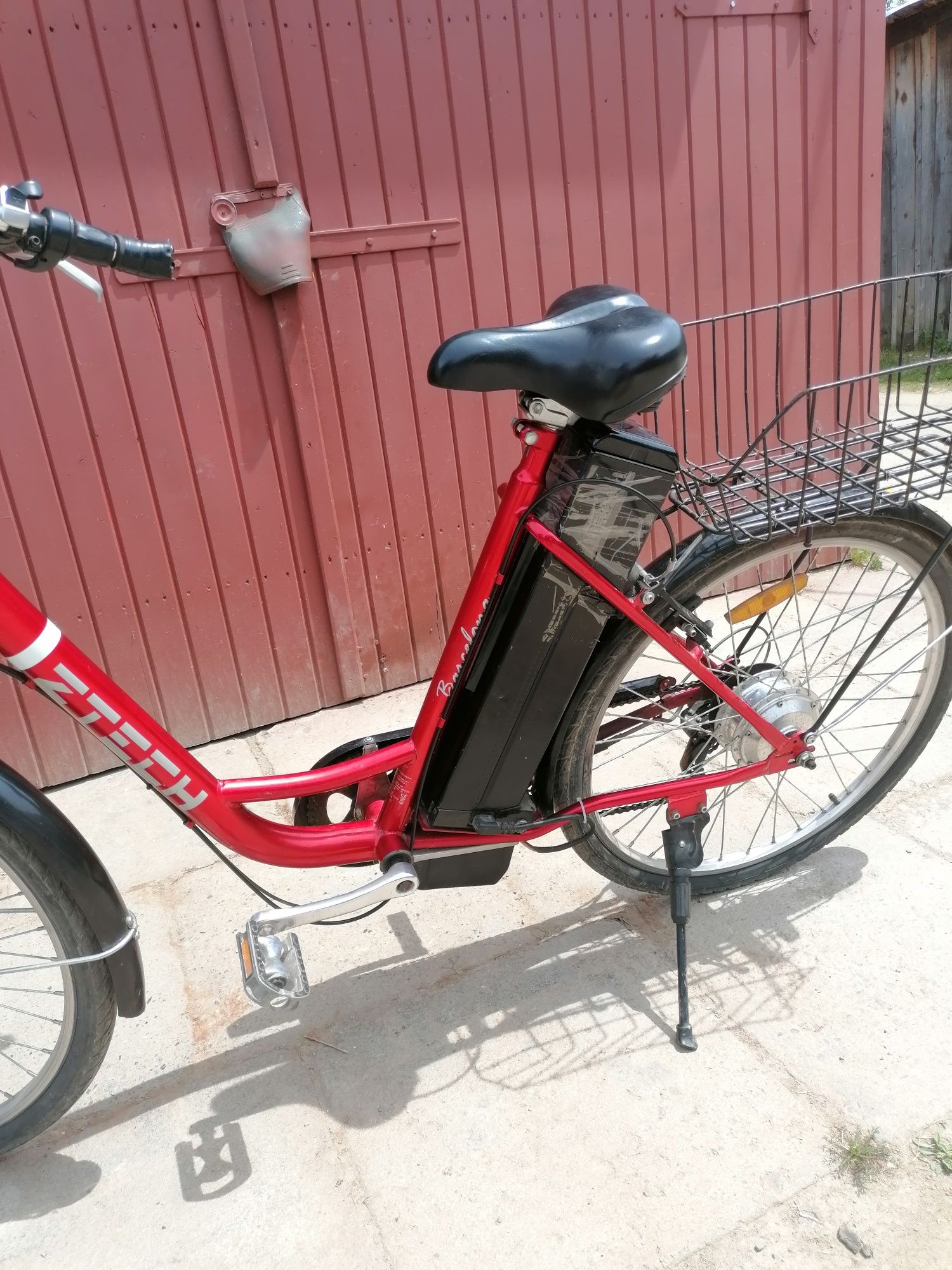 Vând bicicleta electrica ztech