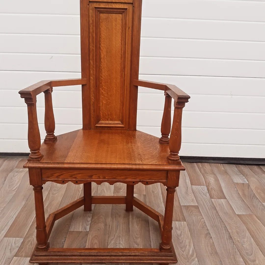 Фотьойл трон Caquetoires в ренесансов стил.Изработка дъб, края на 19-т