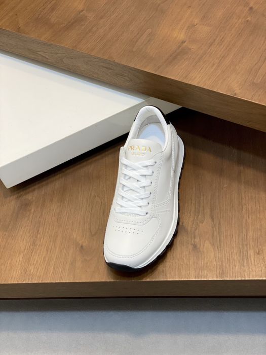 Adidasi Prada , calitate premium , pe comanda , noi , 43