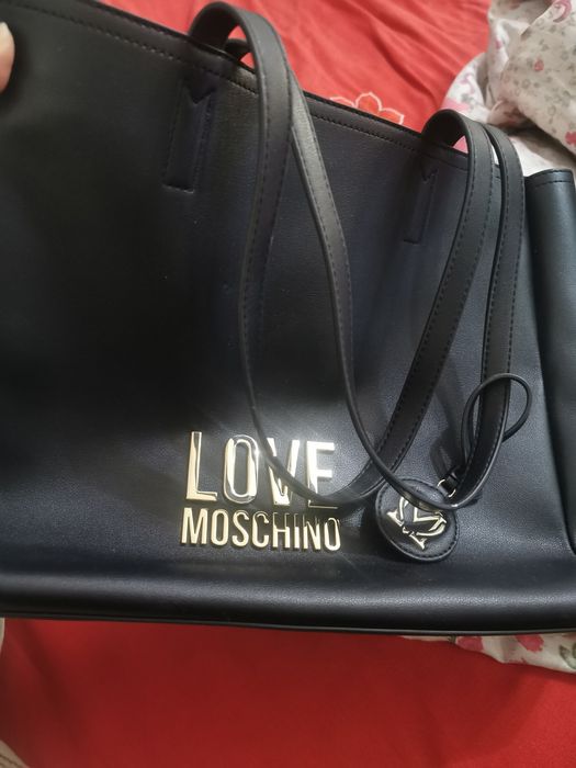 Gentuta velappele și love moschino