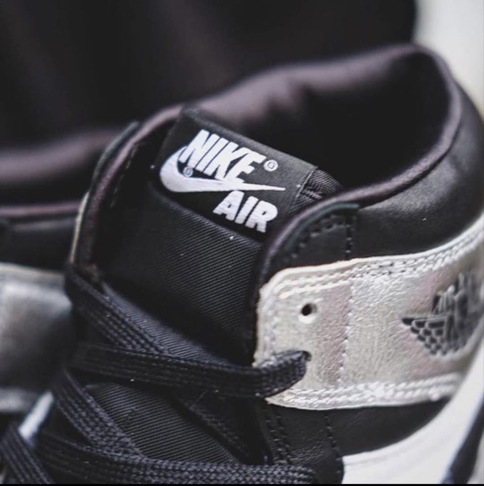Air Jordan 1 Retro High Silver Toe Metallic