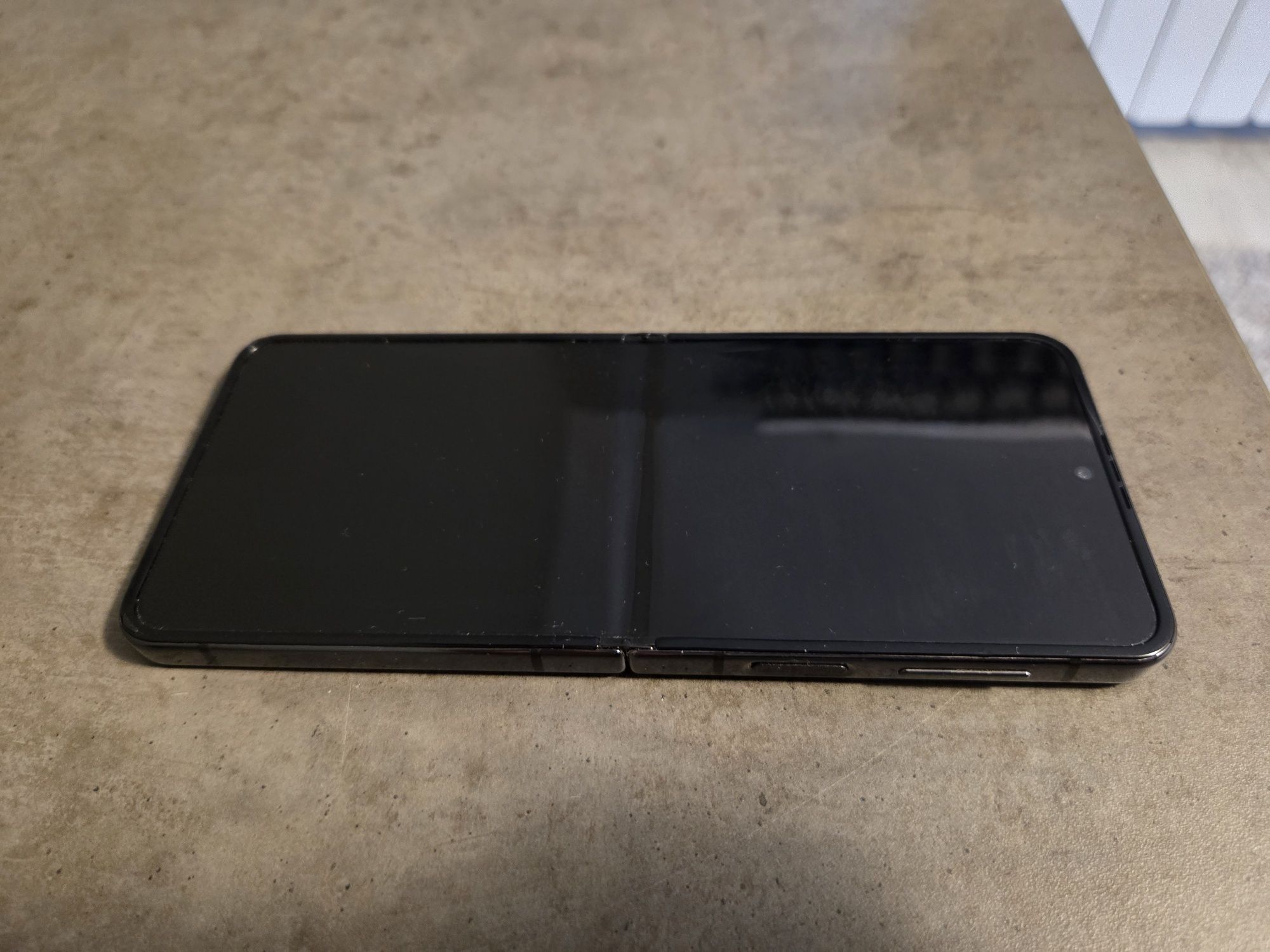 Samsung galaxy z flip 4