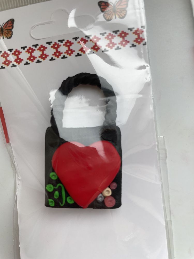 Martisor brosa lucrat manual FIMO