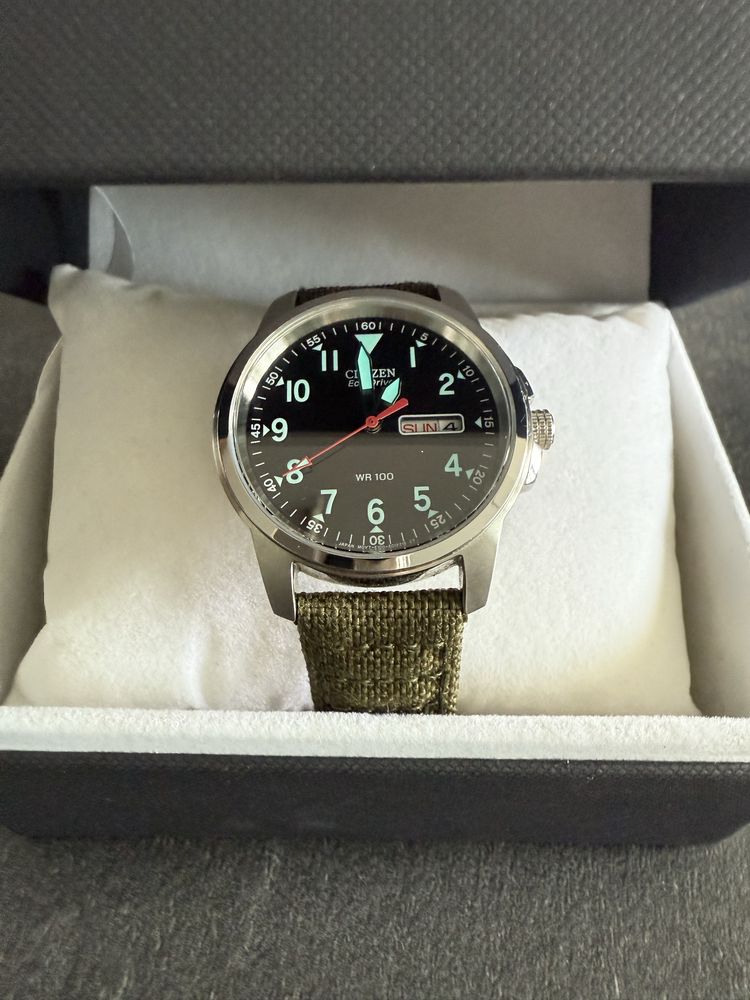 Часовник Citizen Eco Drive