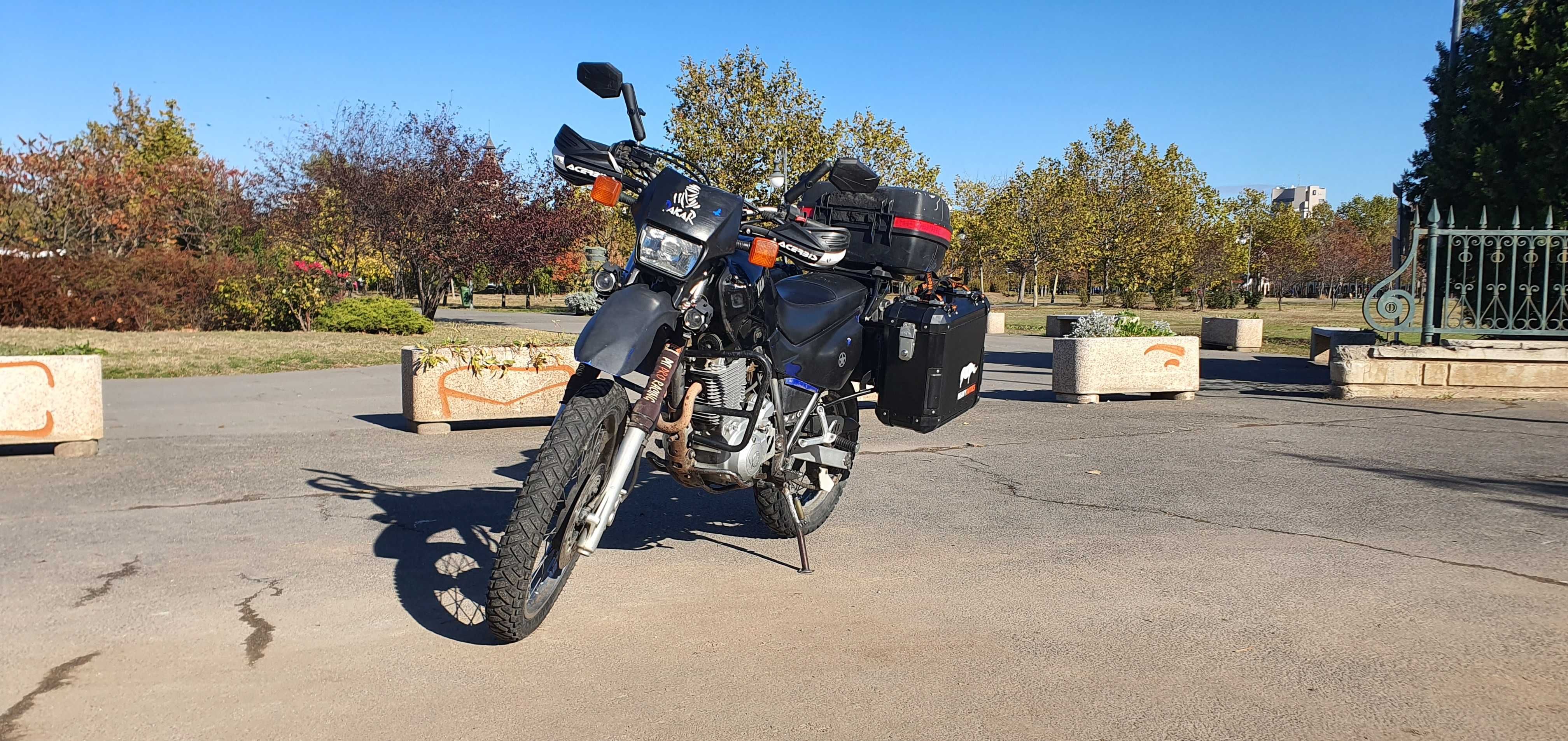 Motocicleta Yamaha XT 600E
