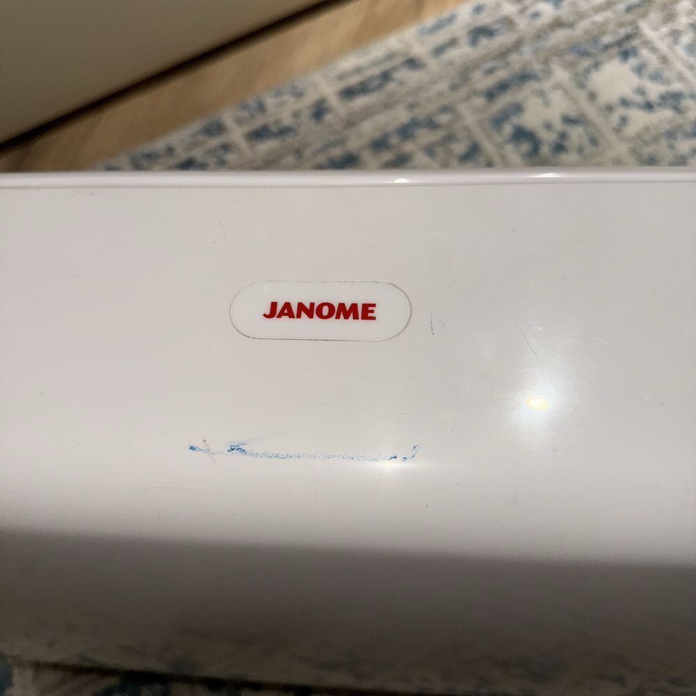 Janome 10000 не работает