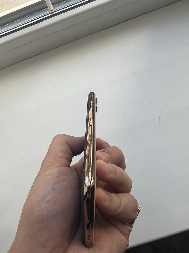 iPhone xs 64 гигабайт