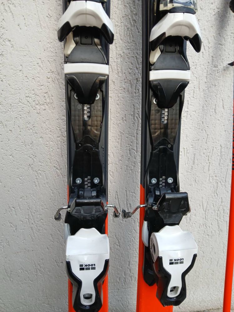 Ски за юноши Rossignol Hero 150 + щеки
