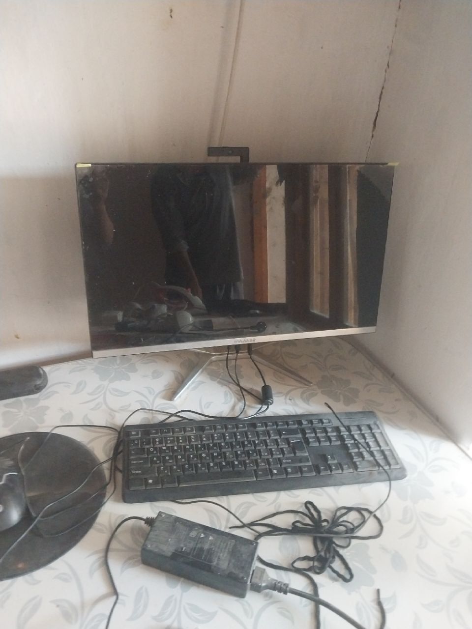 Stol Kompyuter sotiladi