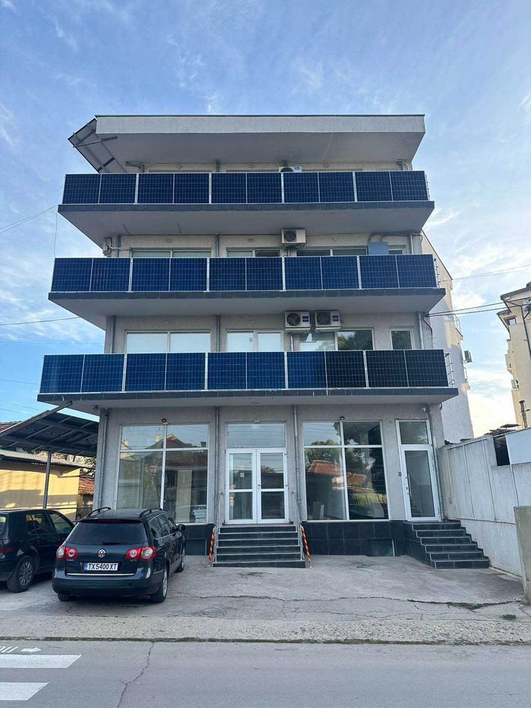 Дава се под наем Двустаен апартамент в Добрич, Център - 68 кв.м за 357 € - Снимка #12