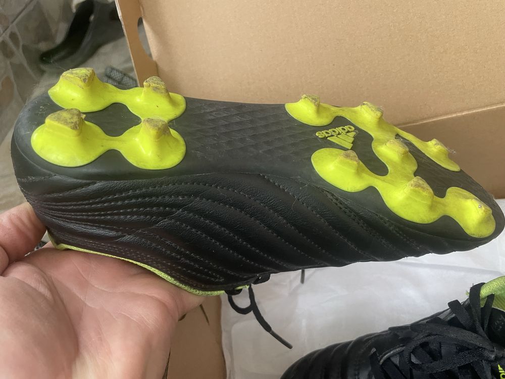 Лот бутонки и детски маратонки adidas