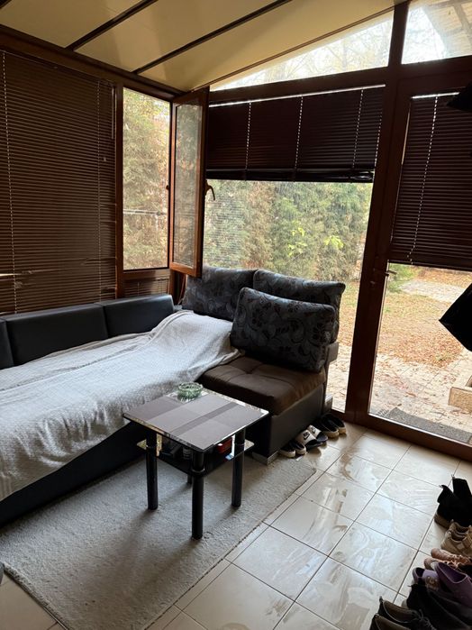 Продается трех комнатная квартира