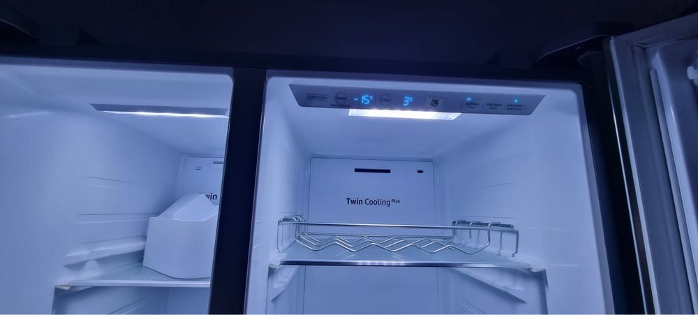 Хладилник SAMSUNG