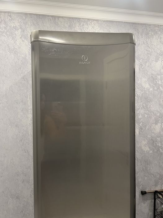 Холодильник INDESIT