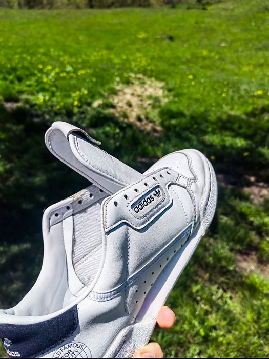 Vând Adidas continental 80