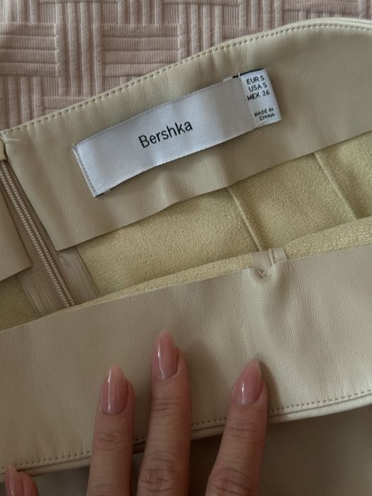 Кожена пола панталон Bershka