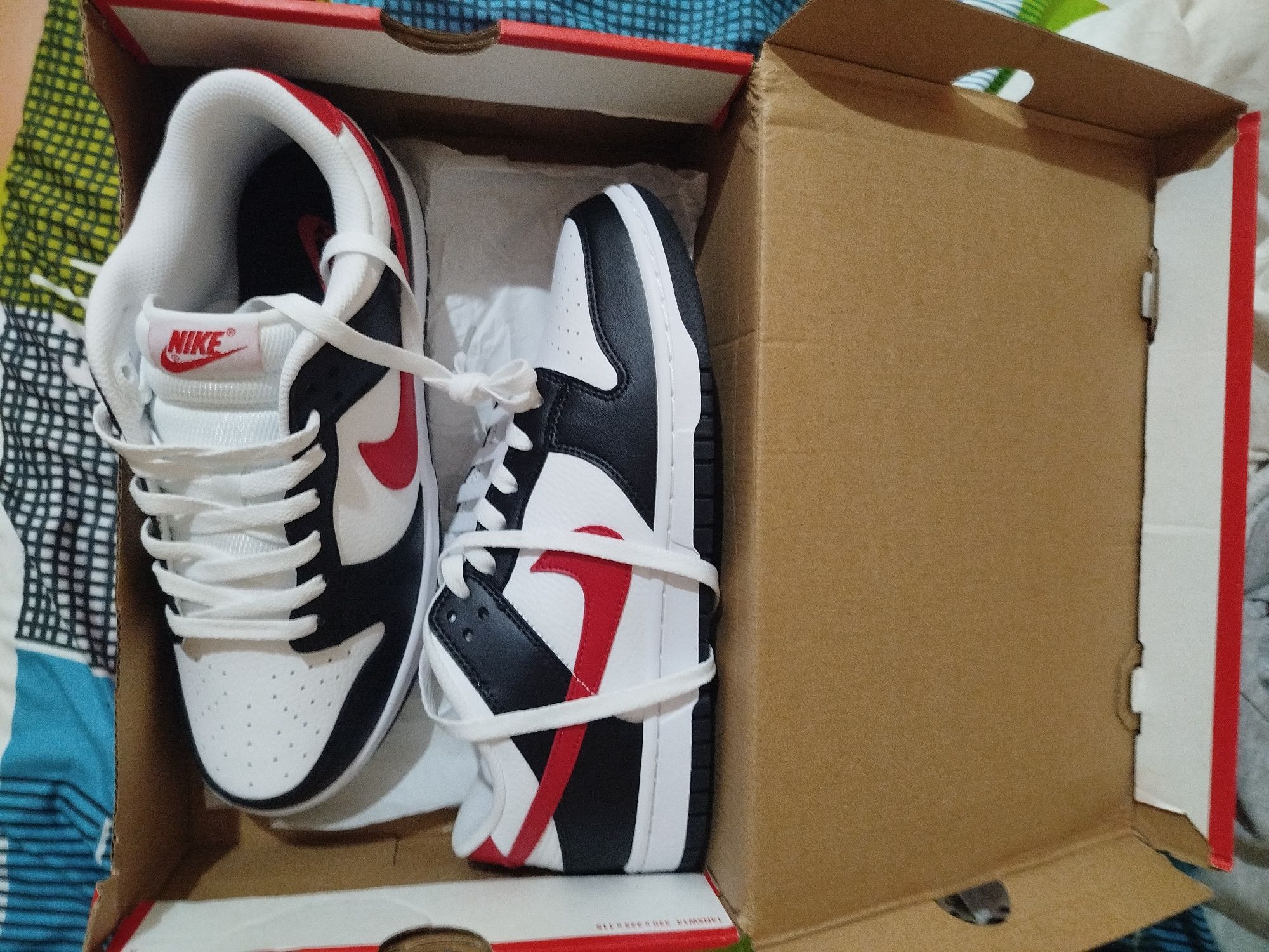 Nike dunk low retro red swoosh panda