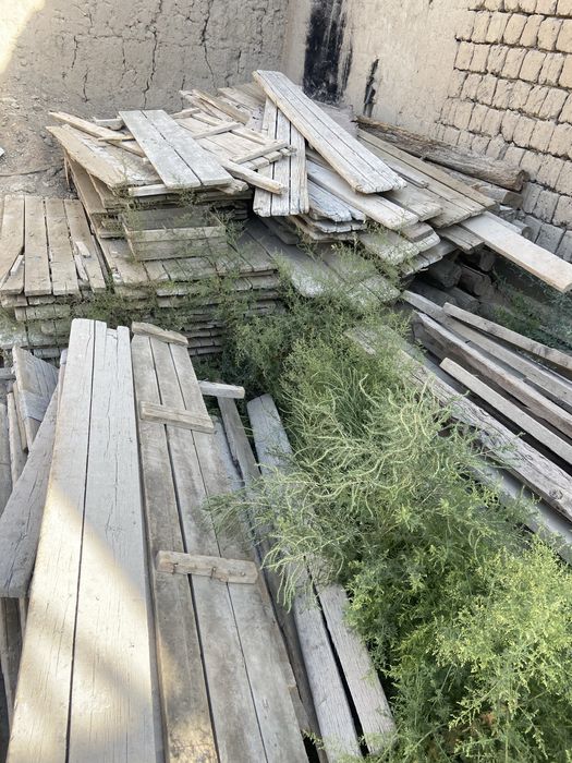 Б/у тахталар сотилади. Опалубкалар. Вассалик. Черный потолок. Продаю.