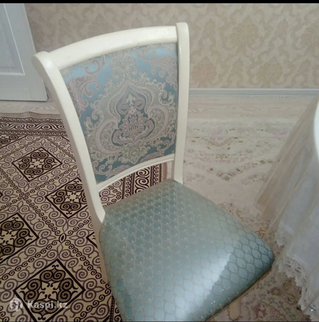 Продаётся гостиный стол