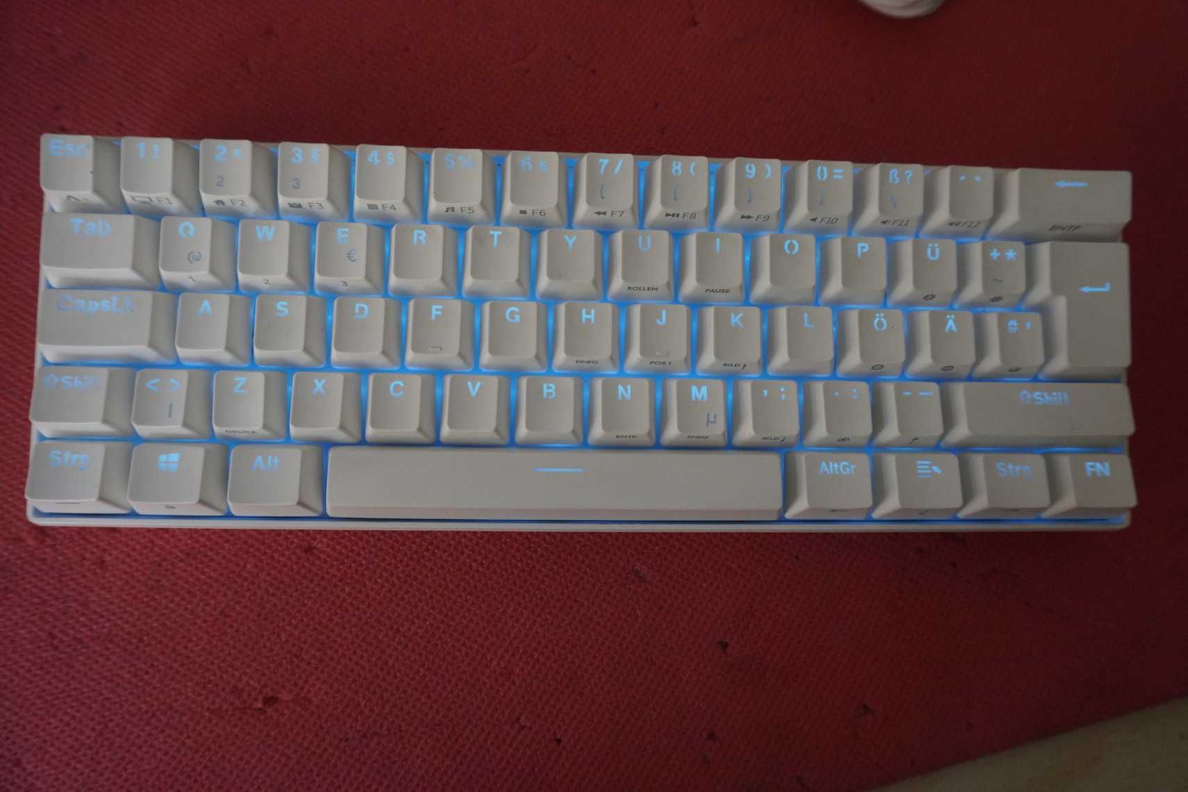 Механична безжична клавиатура с RGB подстветка Royal Kludge RK61 бяла