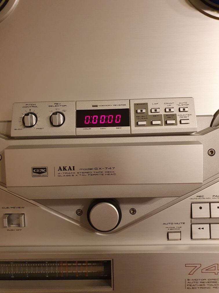 Magnetofon AKAI GX-747 LED Silver (3)