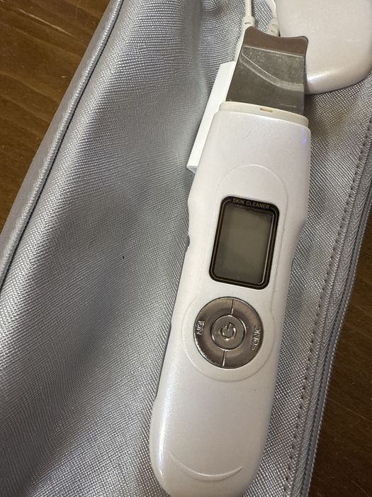 Ултразвукова многофункционална шпакула за лице