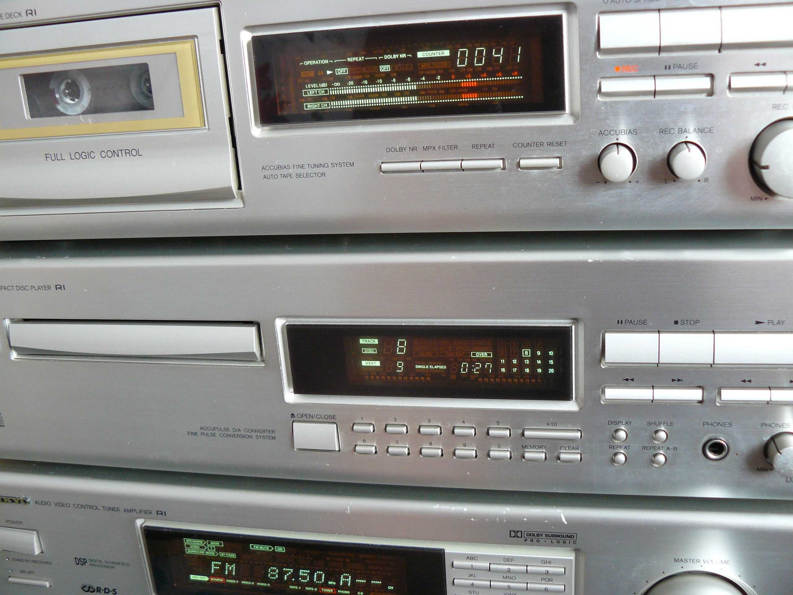 Linie audio Onkyo )Akai Sony
