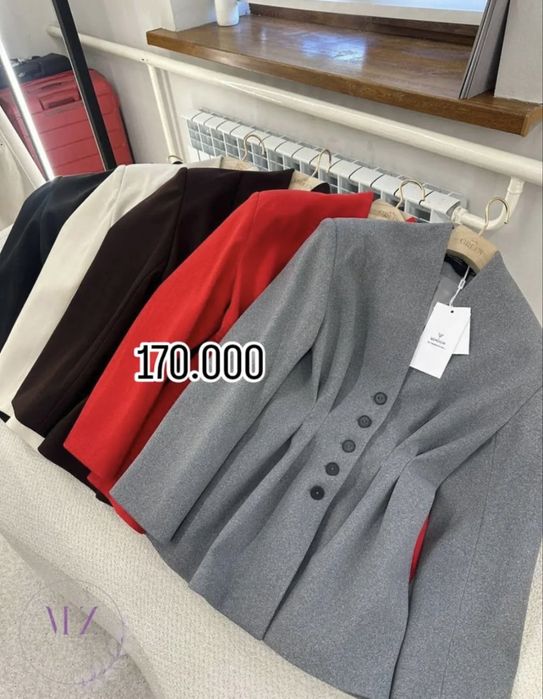 Короткое полупальто