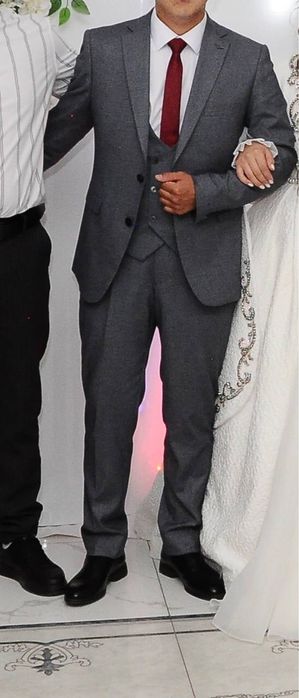 Мужской костюм тройка