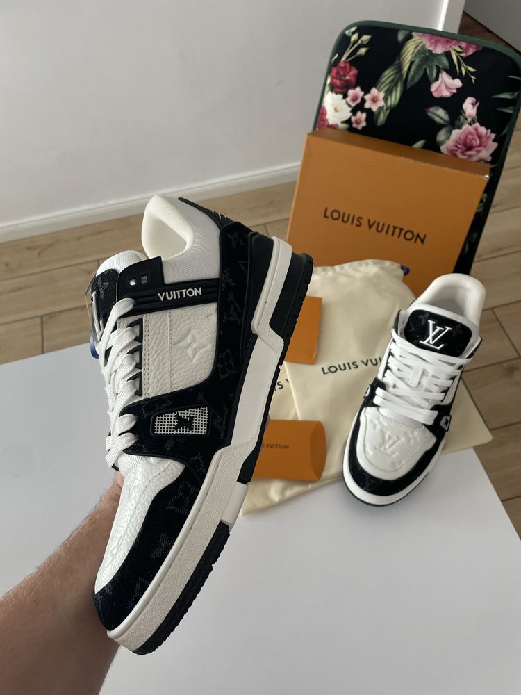 Adidasi LV Trainer Negru