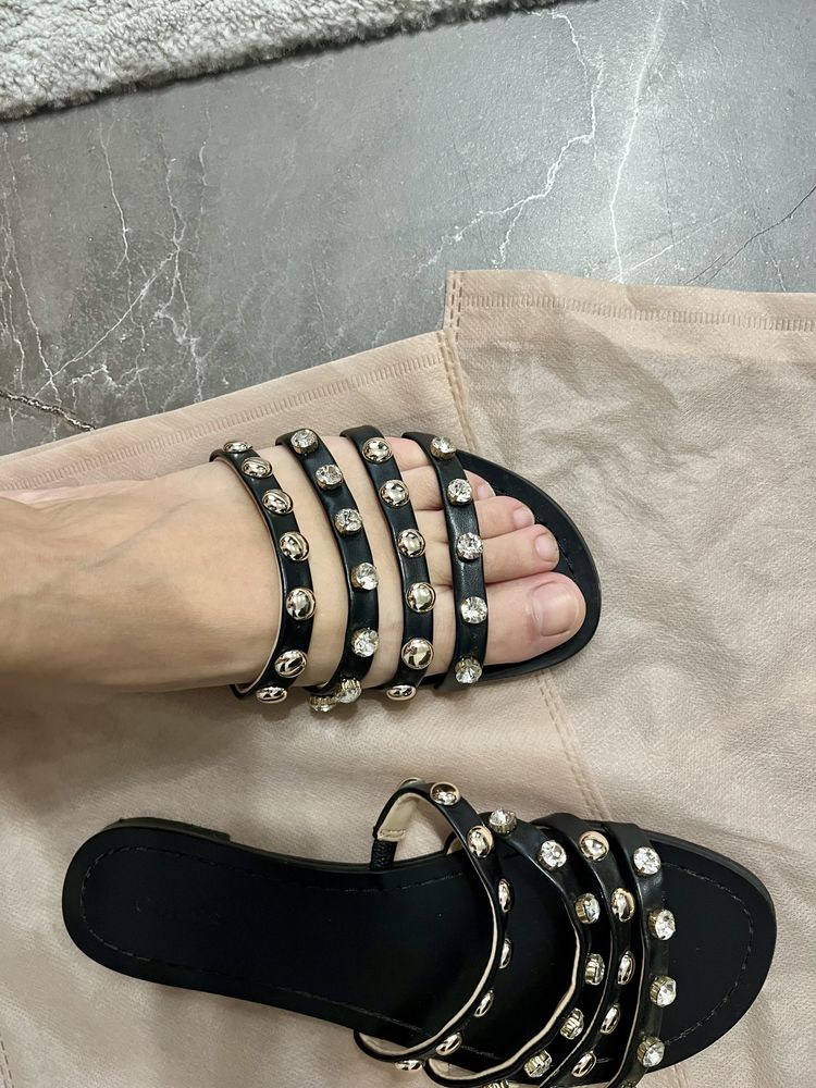 Дамски чехли Guess