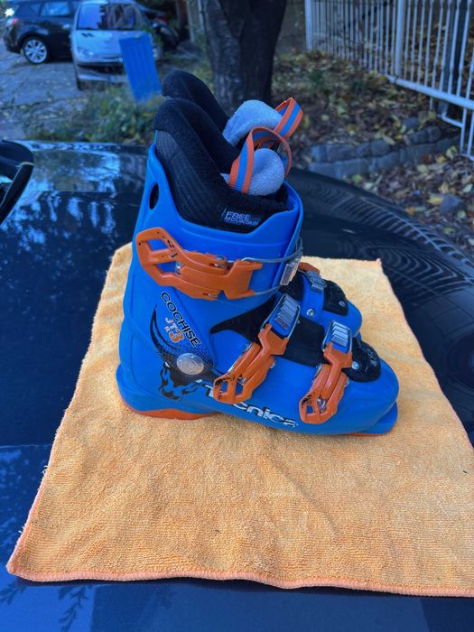 Продавам детски ски обувки TECNICA COCHISE JTR 3