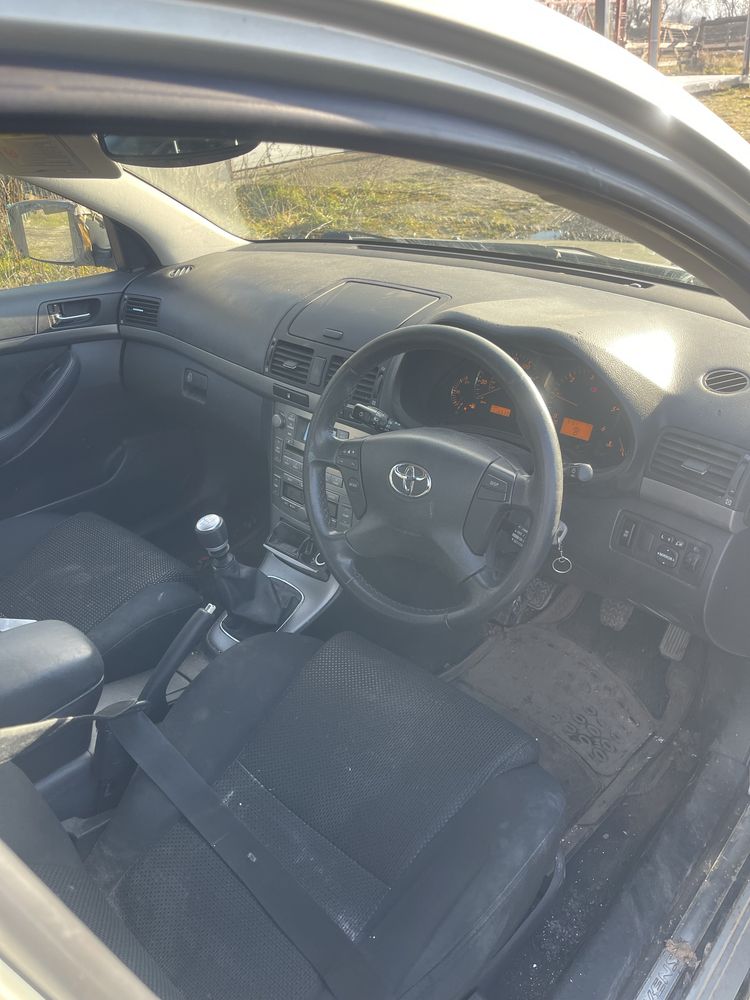 Dezmembrez toyota avensis t25 facelift 2.2 150 cai