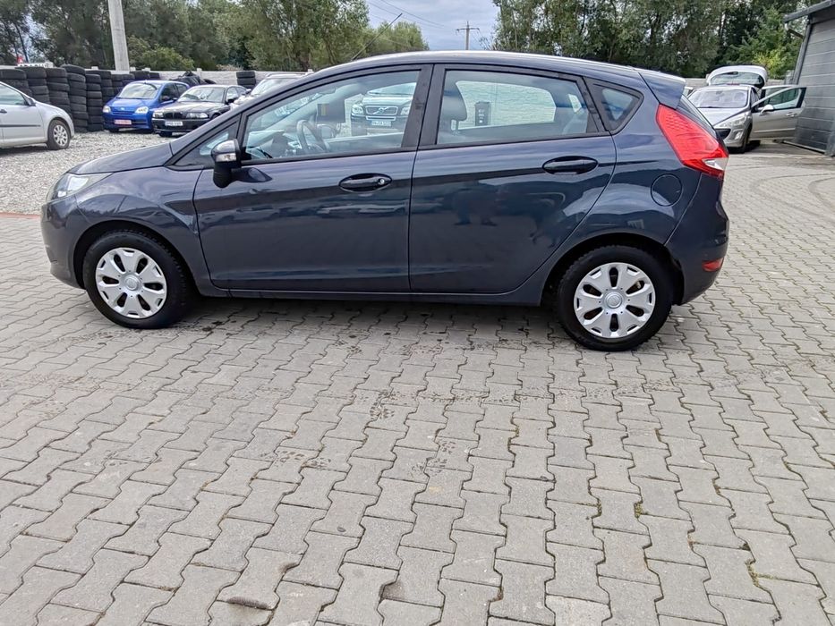 Vând auto Ford Fiesta
