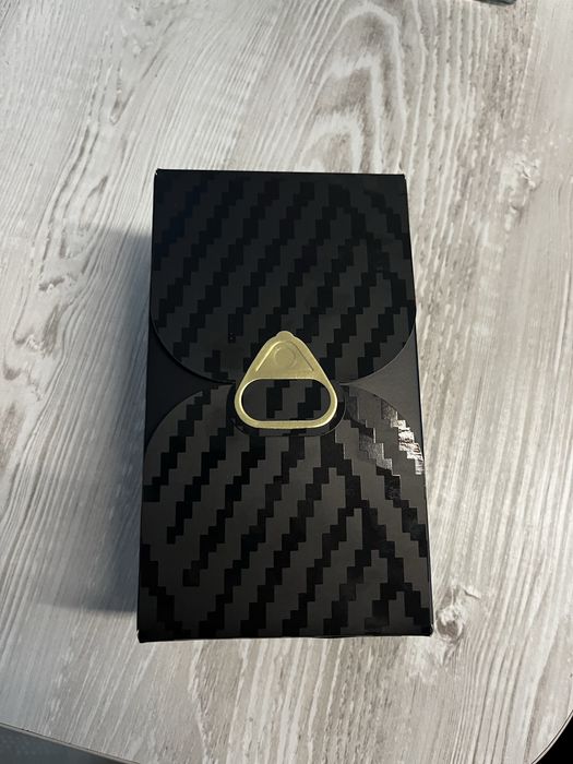 IQOS ILUMA i - Seletti Limited Edition