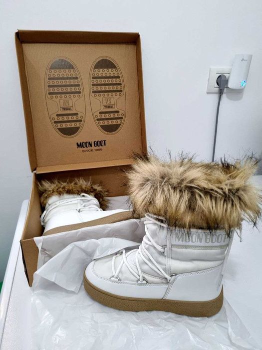 Cizme Moon Boot Monaco marime 37
