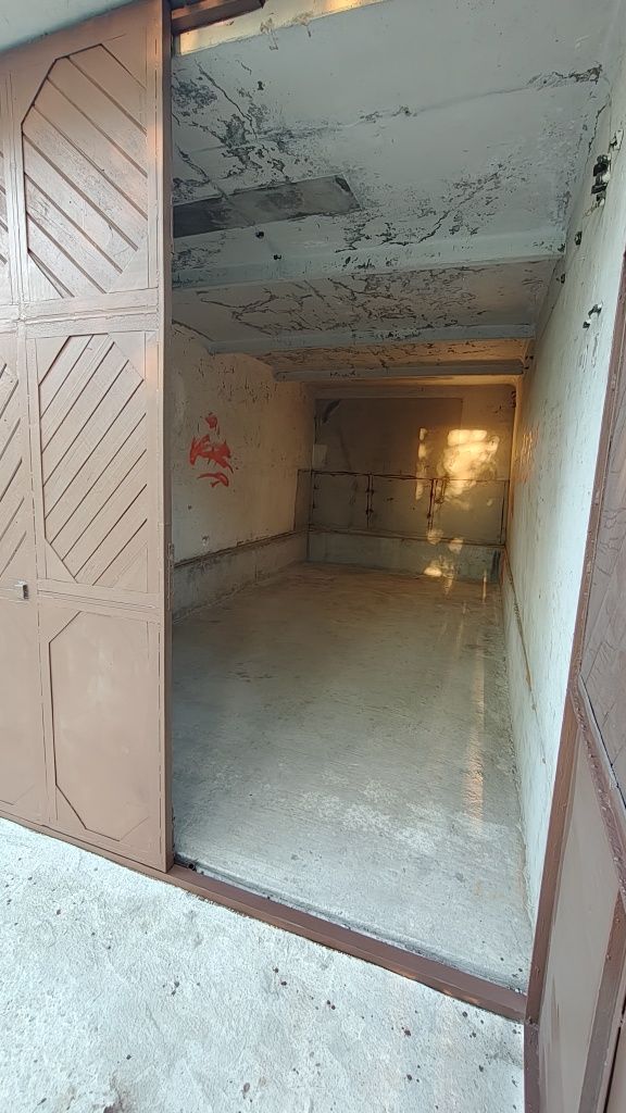 Дава се под наем Гараж / Паркомясто в Добрич, Дружба 1 - 18 кв.м за 51 € - Снимка #4