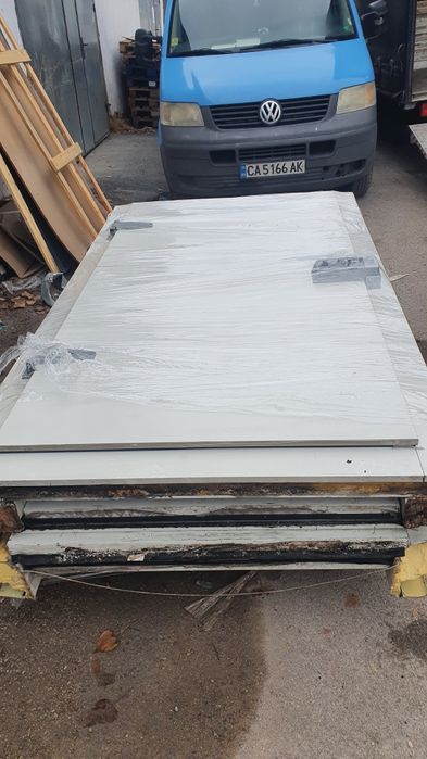 Хладилна врата за транжорна