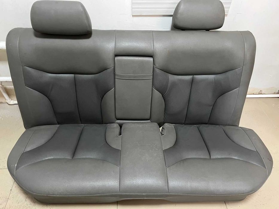 Задний диван сиденье на Mercedes W140