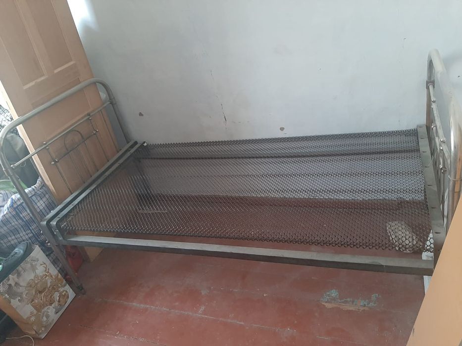 Продам железную кровать