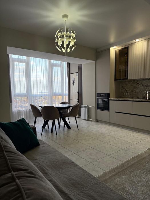 3-х комн квартира, с евро ремонтом, угол Жабаева и Партизанской