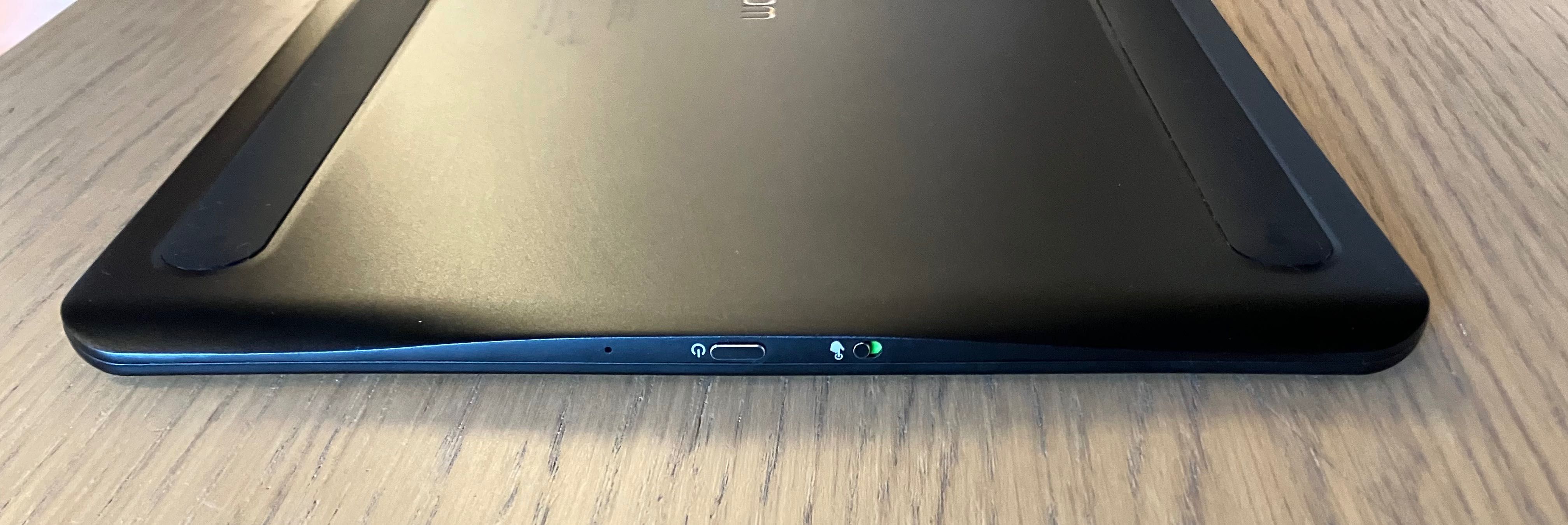 Графичен таблет Wacom Intuos Pro Medium (PTH-660) Pen Tablet (черен)