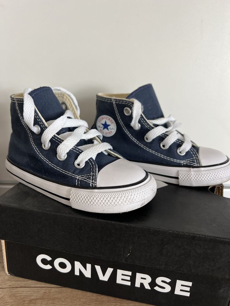 Детски маратонки Zara и Converse
