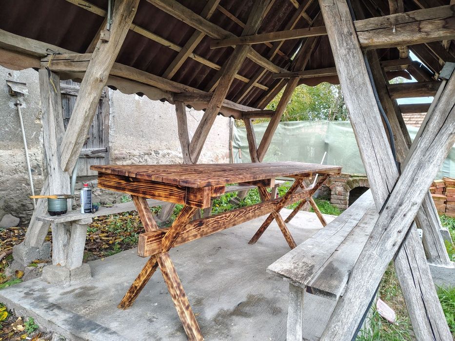 Masă de grădină din lemn masiv