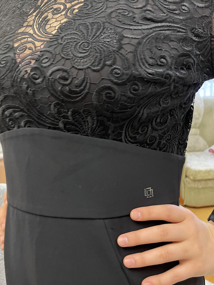 Продается черное платье LASAGRADA