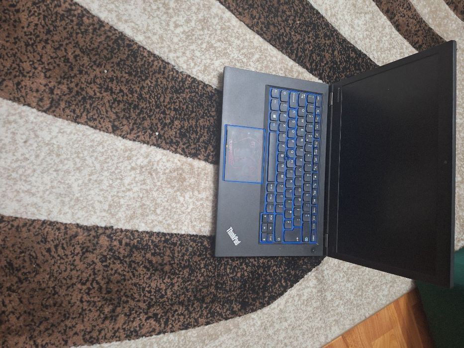 Vând laptop lenovo thick pad 32bit