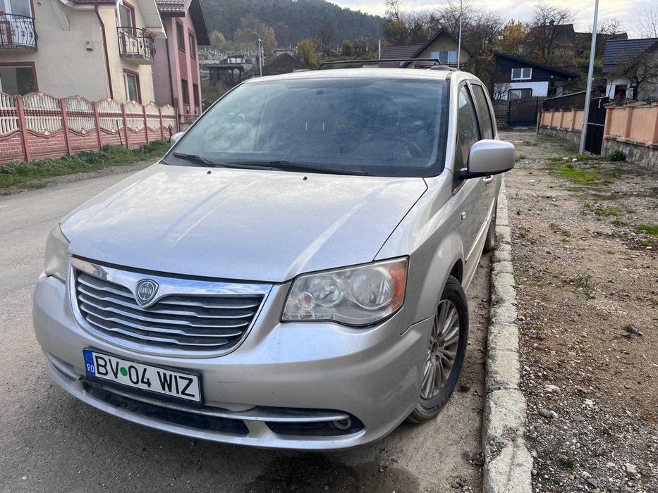 Chrysler/Lancia Voyager 2013, 7 locuri cutie AUT DEFECTA